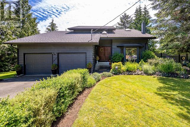 2897 Caledon Cres, House detached with 3 bedrooms, 3 bathrooms and 6 parking in Courtenay BC | Card Image
