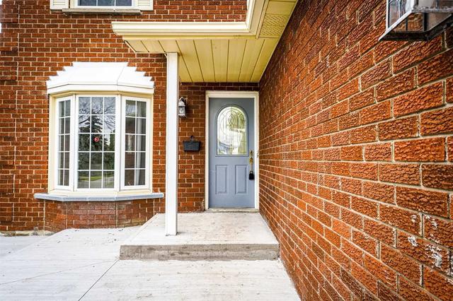 19 Brookview Rd, House detached with 3 bedrooms, 3 bathrooms and 4 parking in Brampton ON | Image 23