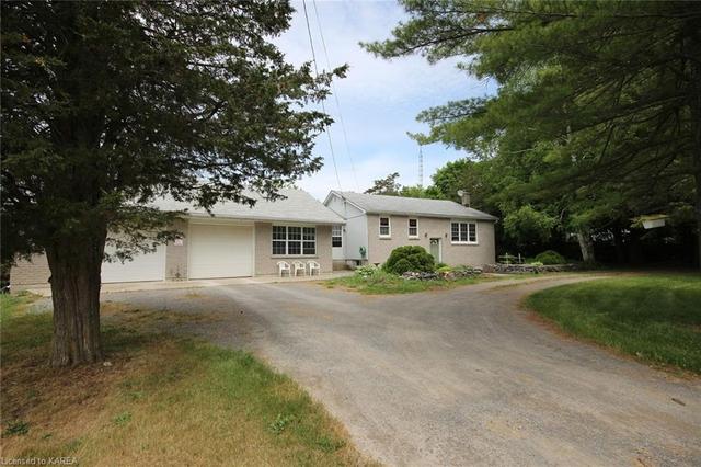 1372 Middle Road, House detached with 3 bedrooms, 1 bathrooms and 13 parking in Kingston ON | Image 2