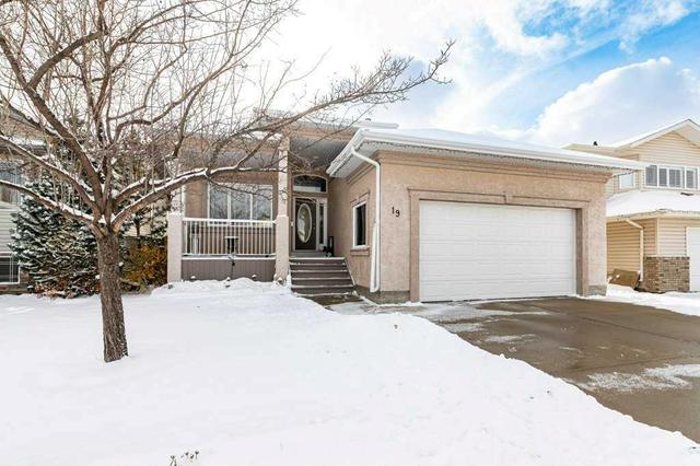 19 Dobson Close, House detached with 5 bedrooms, 4 bathrooms and 5 parking in Red Deer AB | Image 2