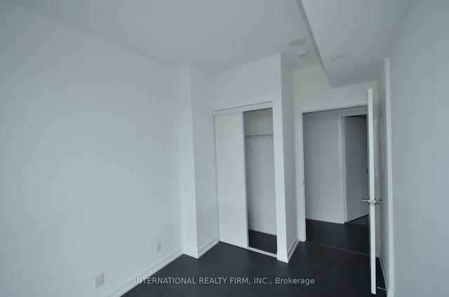 1705 - 2020 Bathurst St, Condo with 3 bedrooms, 2 bathrooms and 1 parking in Toronto ON | Image 11