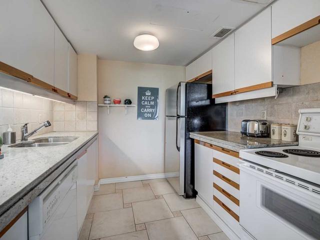 701 - 61 St Clair Ave W, Condo with 2 bedrooms, 2 bathrooms and 1 parking in Toronto ON | Image 31