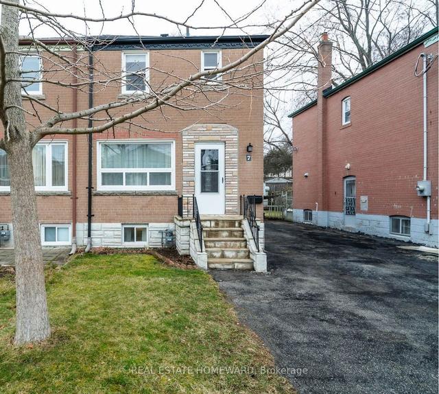 7 Rupert St, House semidetached with 3 bedrooms, 2 bathrooms and 3 parking in Toronto ON | Image 12