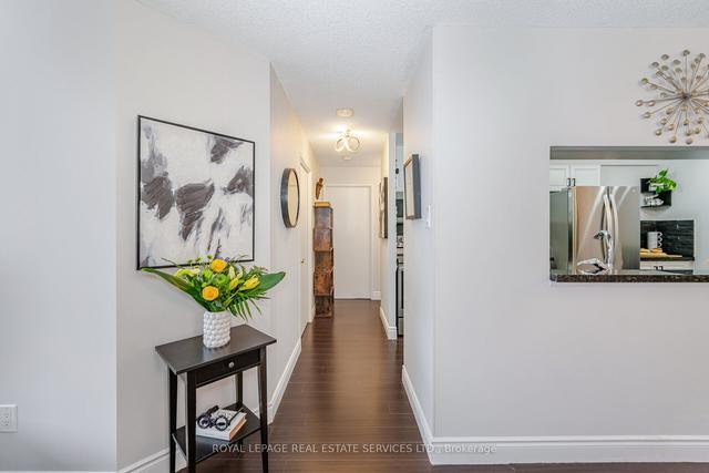 201 - 4205 Shipp Dr, Condo with 2 bedrooms, 2 bathrooms and 1 parking in Mississauga ON | Image 7