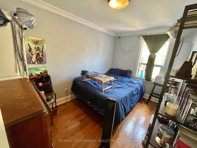 1756 Queen St E, House semidetached with 3 bedrooms, 2 bathrooms and 1 parking in Toronto ON | Image 12