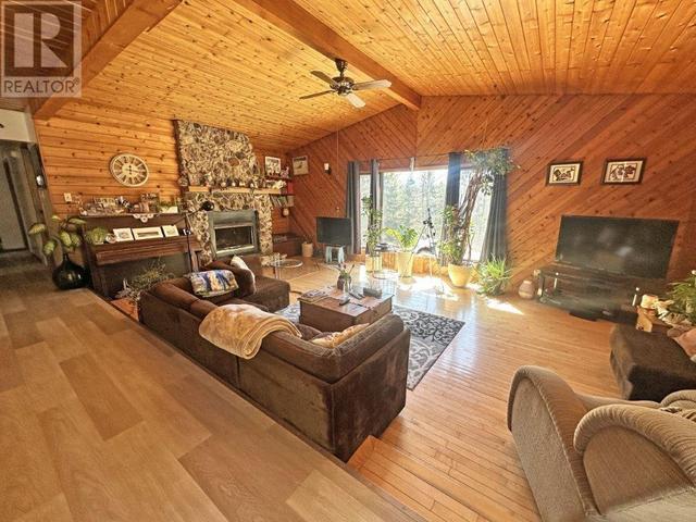 7309 Pursainen Road, House detached with 4 bedrooms, 2 bathrooms and null parking in Thunder Bay ON | Image 7