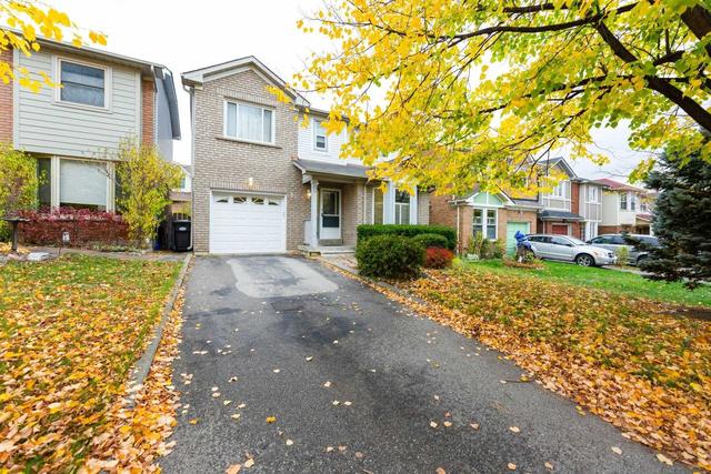 56 Stoneledge Circ, House detached with 3 bedrooms, 2 bathrooms and 3 parking in Brampton ON | Image 1
