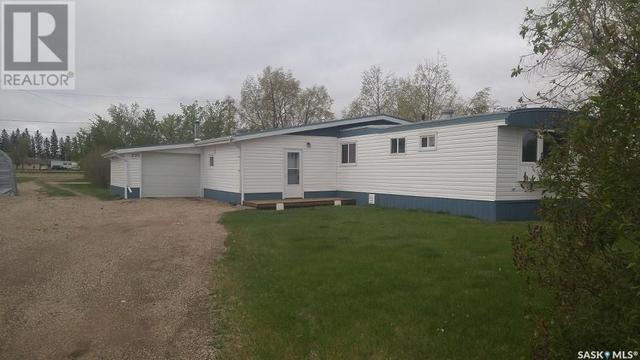 225 1st Avenue N, Home with 2 bedrooms, 2 bathrooms and null parking in Pelly SK | Card Image