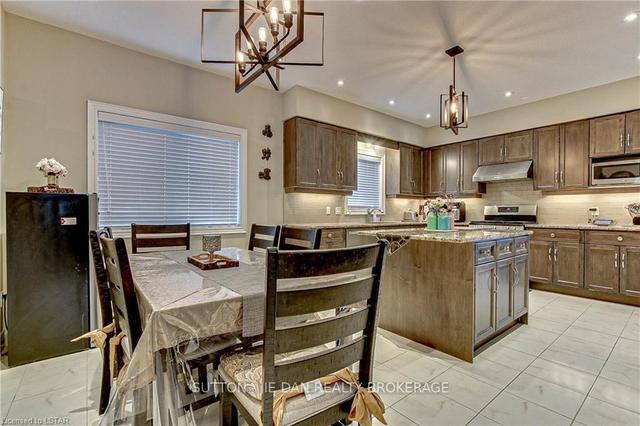 2310 Callingham Dr, House detached with 6 bedrooms, 4 bathrooms and 6 parking in London ON | Image 2