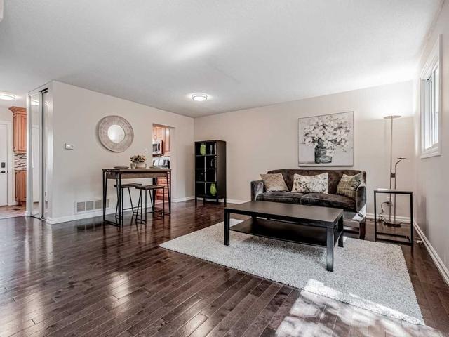 48 - 81 Hansen Rd N, Townhouse with 3 bedrooms, 2 bathrooms and 1 parking in Brampton ON | Image 6