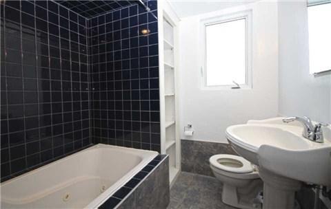 33 Lincoln St, House detached with 2 bedrooms, 2 bathrooms and 5 parking in Ajax ON | Image 11