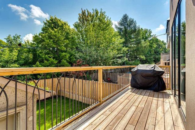 111 Castlewood Rd, House detached with 4 bedrooms, 5 bathrooms and 3 parking in Toronto ON | Image 15