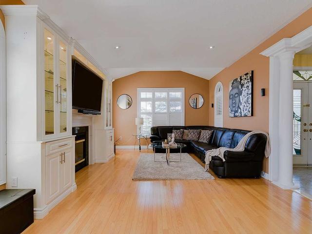 498 Tremblant Crt, House detached with 4 bedrooms, 5 bathrooms and 5 parking in Mississauga ON | Image 6