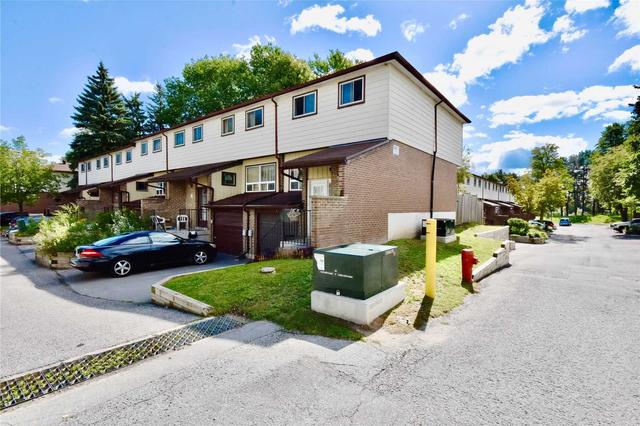 i1 - 63 Ferris Lane, House attached with 4 bedrooms, 2 bathrooms and 3 parking in Barrie ON | Image 9