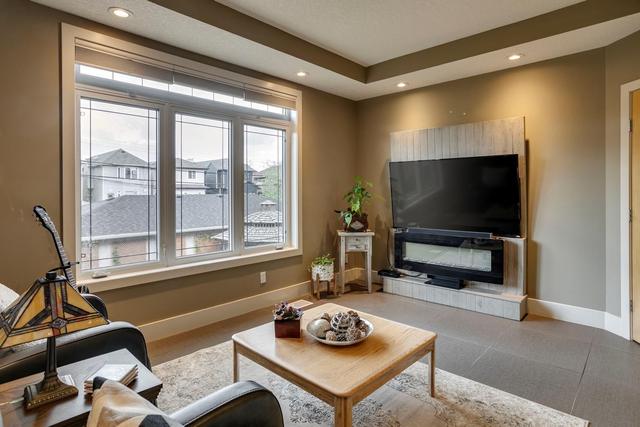 2249 8 Avenue Se, House detached with 5 bedrooms, 3 bathrooms and 2 parking in Calgary AB | Image 14