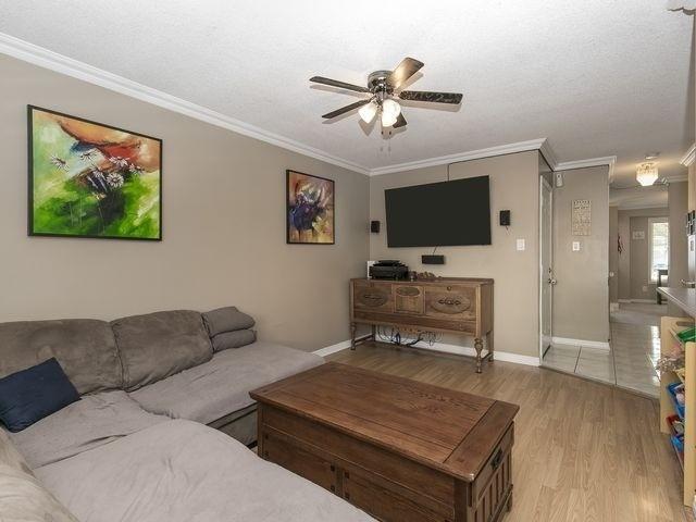 13 Pauline Cres, House attached with 3 bedrooms, 4 bathrooms and 3 parking in Brampton ON | Image 4