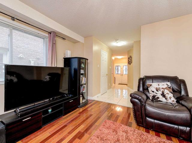 20 Herkes Dr, House semidetached with 3 bedrooms, 4 bathrooms and 3 parking in Brampton ON | Image 4