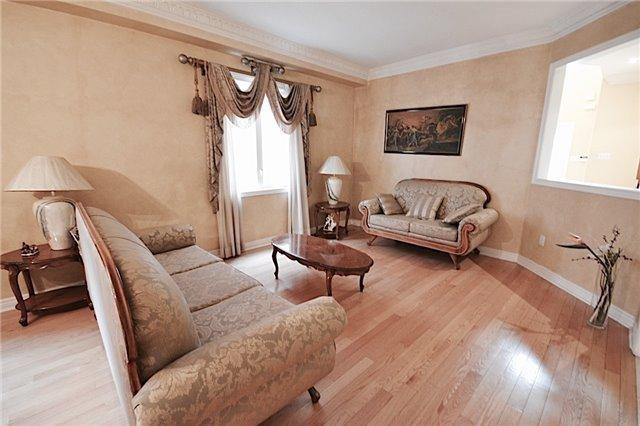 294 Thornhill Woods Dr, House detached with 4 bedrooms, 5 bathrooms and 4 parking in Vaughan ON | Image 7