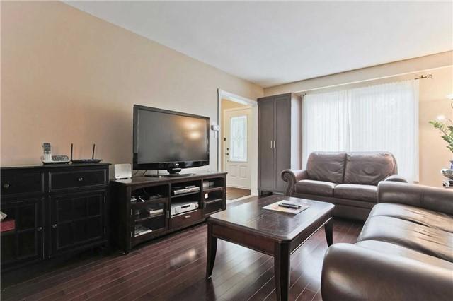 104 Southdale Dr, House detached with 4 bedrooms, 3 bathrooms and 6 parking in Markham ON | Image 6