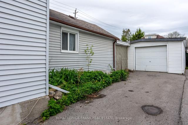 642 Donegal St, House detached with 4 bedrooms, 2 bathrooms and 5 parking in Peterborough ON | Image 16
