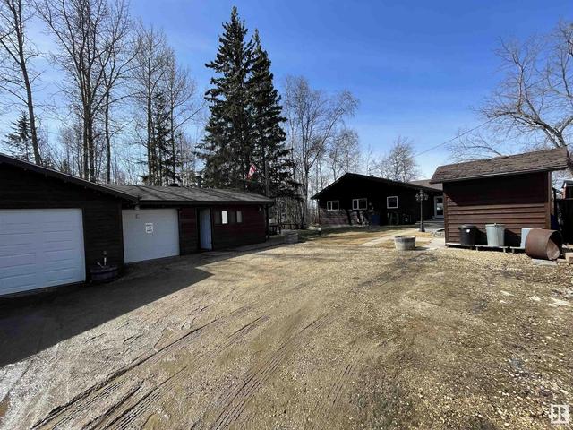 709 Meadows Av, House detached with 3 bedrooms, 1 bathrooms and null parking in Barrhead County No. 11 AB | Image 4