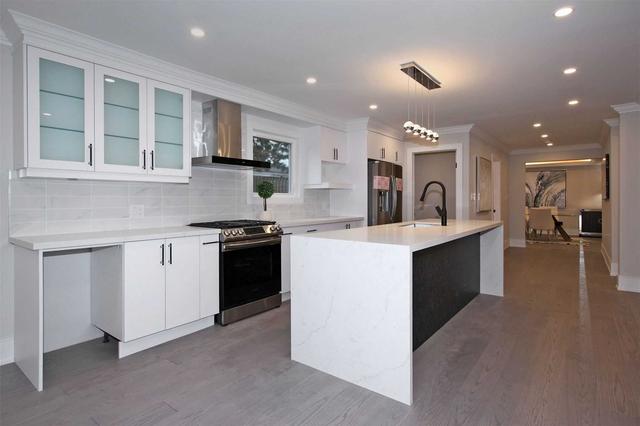 539 Isabella Ave, House detached with 4 bedrooms, 4 bathrooms and 6 parking in Mississauga ON | Image 7