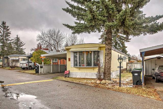 99 - 3223 83 Street Nw, Home with 3 bedrooms, 1 bathrooms and 2 parking in Calgary AB | Image 2