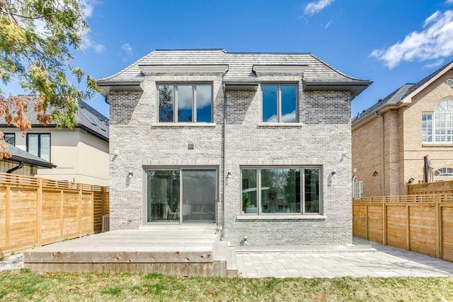 44 Douglas Cres, House detached with 4 bedrooms, 5 bathrooms and 2 parking in Toronto ON | Image 19