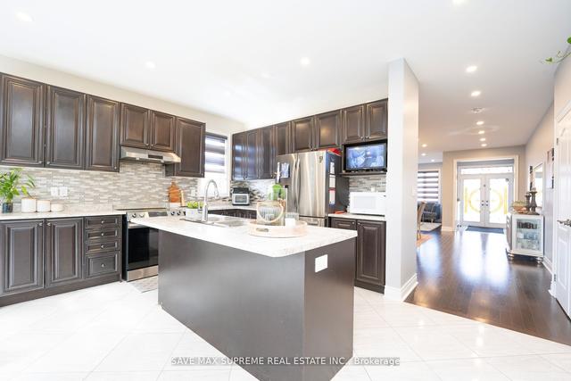 20 Peony St, House detached with 4 bedrooms, 6 bathrooms and 6 parking in Brampton ON | Image 3