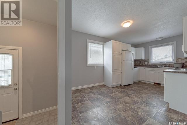 7301 - 7303 Bowman Avenue, House detached with 6 bedrooms, 3 bathrooms and null parking in Regina SK | Image 6