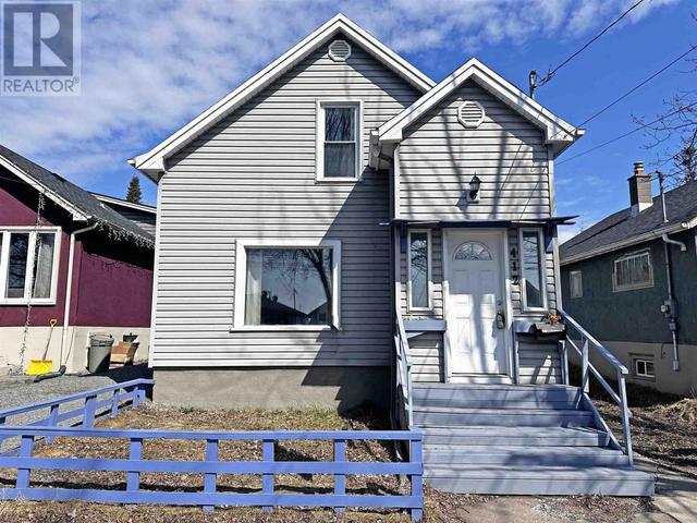 412 Queen Street, House detached with 3 bedrooms, 1 bathrooms and null parking in Thunder Bay ON | Image 1