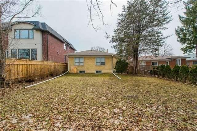 258 Park Home Ave, House detached with 3 bedrooms, 3 bathrooms and 3 parking in Toronto ON | Image 2