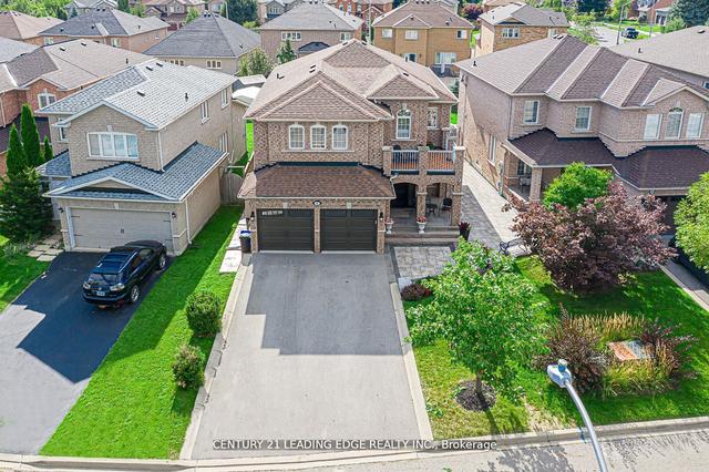 6 Kingsmead Crt, House detached with 4 bedrooms, 4 bathrooms and 6 parking in Richmond Hill ON | Image 1