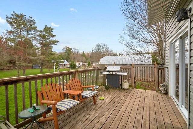 215 Scarlett Line, House detached with 3 bedrooms, 3 bathrooms and 16 parking in Oro Medonte ON | Image 5
