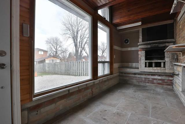 28 Walsh Ave, House detached with 3 bedrooms, 3 bathrooms and 7 parking in Toronto ON | Image 8
