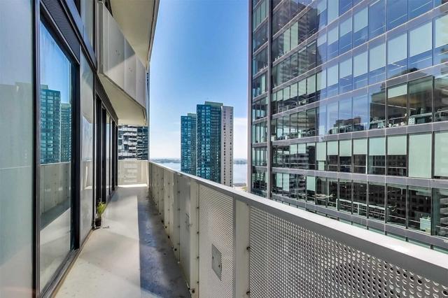 1810 - 100 Harbour St, Condo with 3 bedrooms, 2 bathrooms and 1 parking in Toronto ON | Image 18