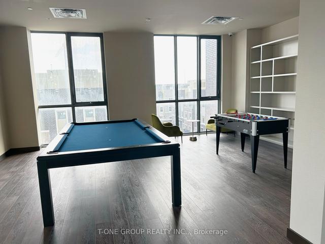 310 - 38 Honeycrisp Cres, Condo with 1 bedrooms, 1 bathrooms and 1 parking in Vaughan ON | Image 3