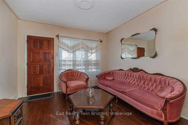 177 Gordon St, House detached with 2 bedrooms, 2 bathrooms and 4 parking in Sarnia ON | Image 29