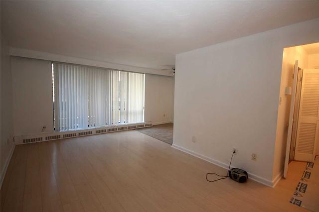201 - 915 Midland Ave, Condo with 1 bedrooms, 1 bathrooms and 1 parking in Toronto ON | Image 3