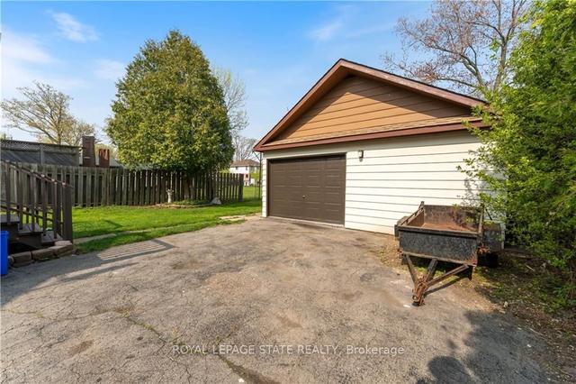 101 Teal Ave, House detached with 2 bedrooms, 1 bathrooms and 6 parking in Hamilton ON | Image 25