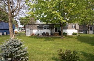 108 Hickory Hills, House detached with 2 bedrooms, 1 bathrooms and null parking in South Huron ON | Image 13