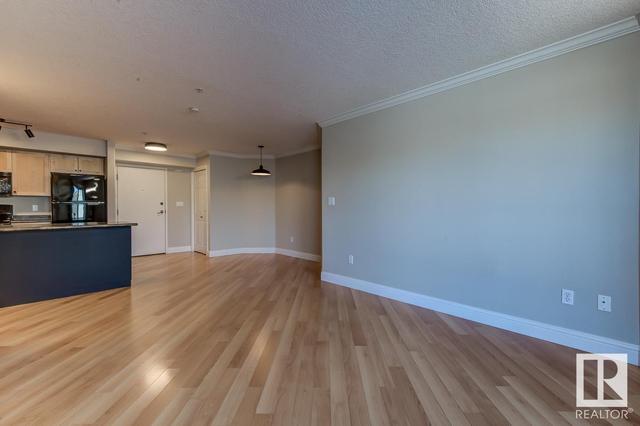 213 - 13111 140 Av Nw, Condo with 2 bedrooms, 2 bathrooms and 2 parking in Edmonton AB | Image 5