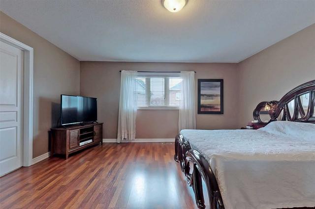 55 Stonechurch Cres, House detached with 4 bedrooms, 5 bathrooms and 4 parking in Markham ON | Image 14