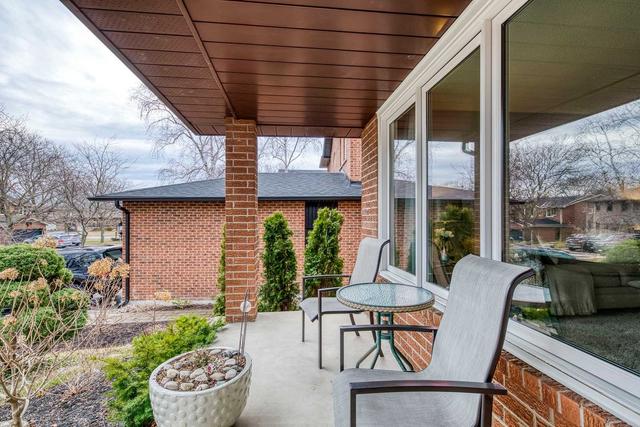 1176 Old Post Dr, House detached with 4 bedrooms, 3 bathrooms and 4 parking in Oakville ON | Image 12