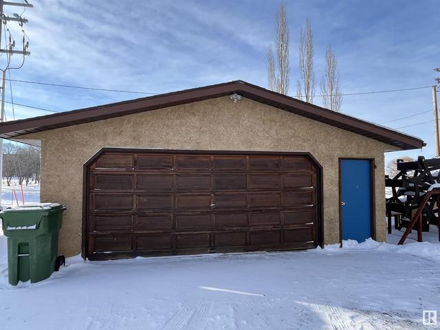 5820 51 St, House detached with 5 bedrooms, 3 bathrooms and 4 parking in Viking AB | Image 3