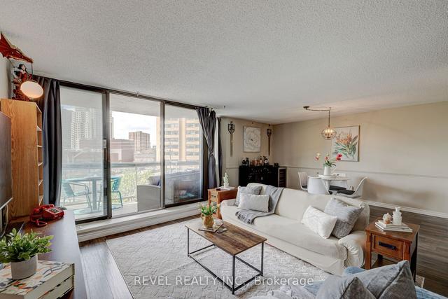 406 - 363 Colborne St, Condo with 2 bedrooms, 2 bathrooms and 1 parking in London ON | Image 6