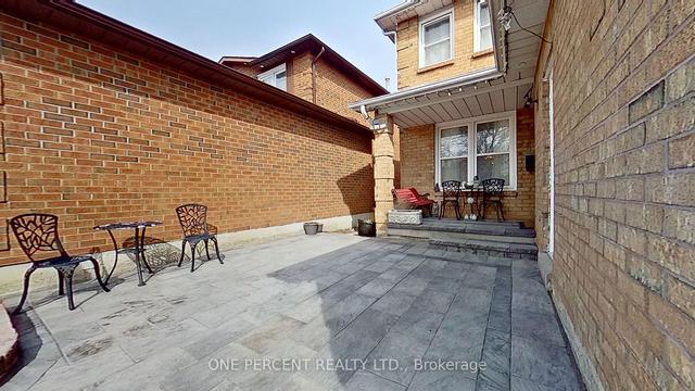 25 Charcoal Dr, House detached with 3 bedrooms, 4 bathrooms and 5 parking in Toronto ON | Image 34