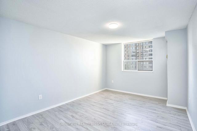 809 - 3 Lisa St, Condo with 3 bedrooms, 2 bathrooms and 1 parking in Brampton ON | Image 17