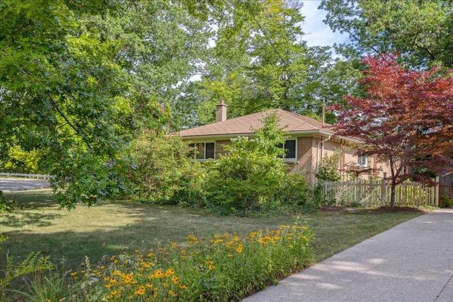 327 River Side Dr, House detached with 3 bedrooms, 2 bathrooms and 5 parking in Oakville ON | Image 15