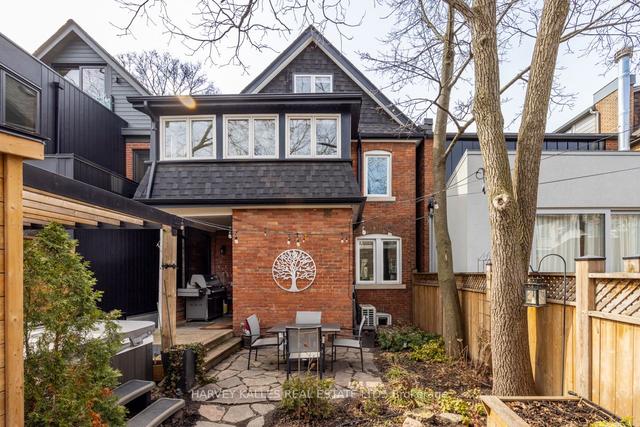 125 Hilton Ave, House detached with 5 bedrooms, 5 bathrooms and 1 parking in Toronto ON | Image 32